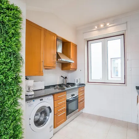 Apartmán Downtown With Balcony And Parking