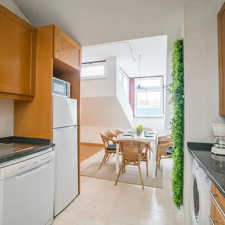 Downtown With Balcony And Parking Apartmán *